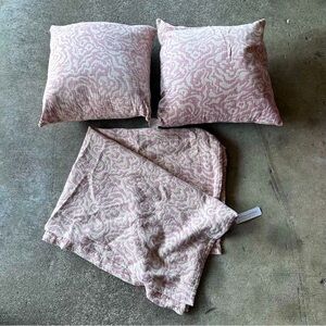 Soft Surroundings Mara Rose Cotton Pink Patterned Throw Blanket and Pillow Set